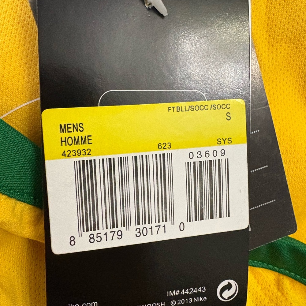 NWT Nike dri fit Brazilian Football Confederation (CBF) Soccer Jersey - size S - Picture 4 of 4